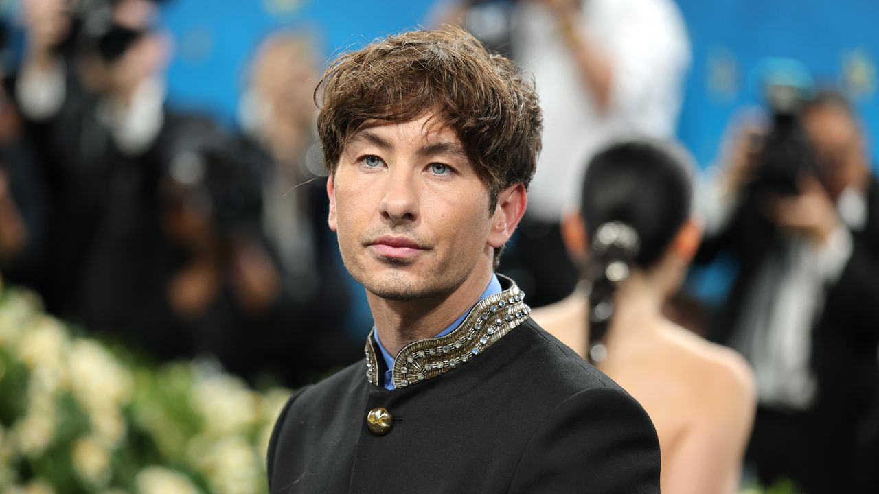 Actor Barry Keoghan Pays Tribute To Ringo Starr At The Met Gala 2025 Actor Barry Keoghan Pays Tribute To Ringo Starr At The Met Gala 2025