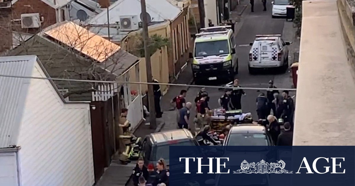 Breaking News: Large-Scale Police Operation In South Melbourne Breaking News: Large-Scale Police Operation In South Melbourne