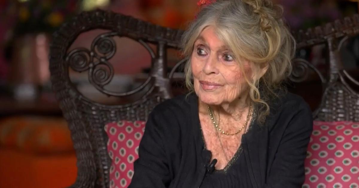 Brigitte Bardot Fustige Le Festival De Cannes: Brigitte Bardot Fustige Le Festival De Cannes: