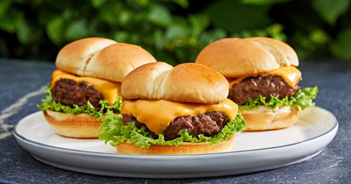 Celebrate National Cheeseburger Day: 5 Delicious Cheeseburger Spots
