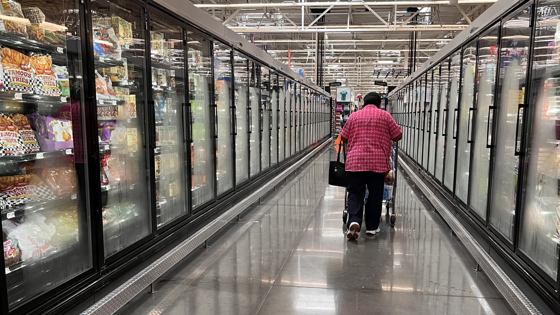 Consumer Sentiment Dips In May: Inflation Fears Rise Following Tariff Hikes Consumer Sentiment Dips In May: Inflation Fears Rise Following Tariff Hikes