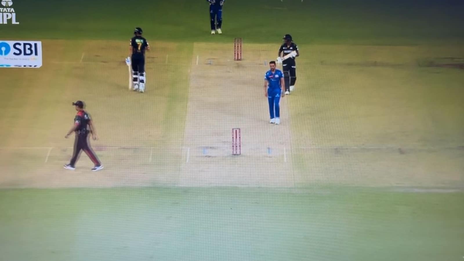 Cricket Legend Gavaskar Furious At Mumbai Indians' Fielding, Questions Sudharsan's Actions Cricket Legend Gavaskar Furious At Mumbai Indians' Fielding, Questions Sudharsan's Actions