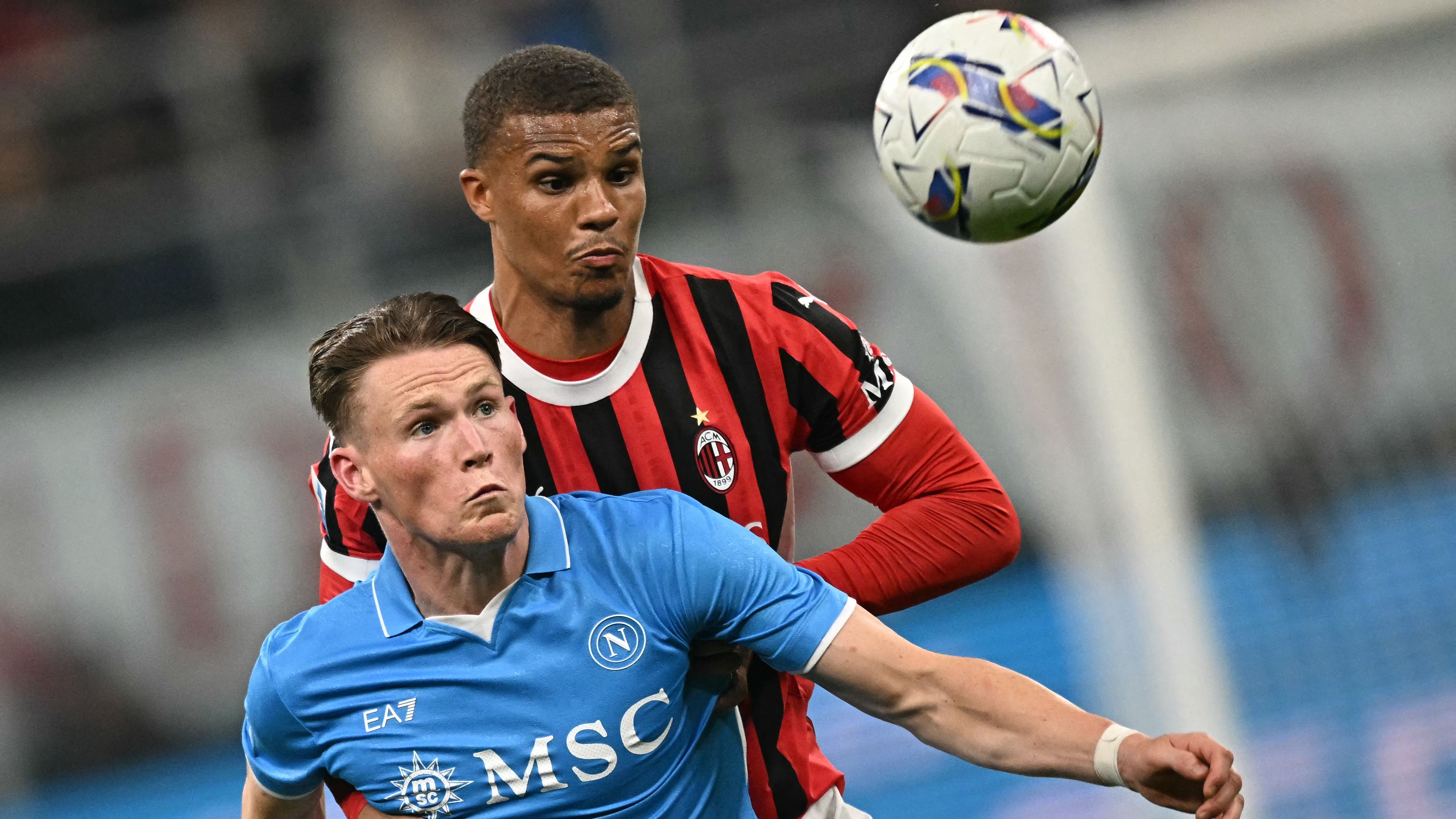 Dapatkan Akses Live Streaming Napoli Vs AC Milan: Jadwal Siaran Langsung TV & Informasi Lengkap