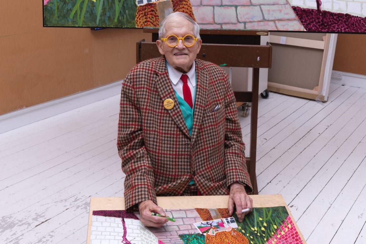 David Hockney's Cigarette Sparks Paris Metro Poster Ban David Hockney's Cigarette Sparks Paris Metro Poster Ban