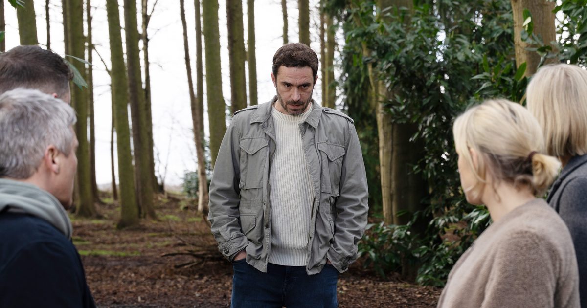 Emmerdale: John Sugden And Joe Tate Under Scrutiny In Upcoming Episodes Emmerdale: John Sugden And Joe Tate Under Scrutiny In Upcoming Episodes