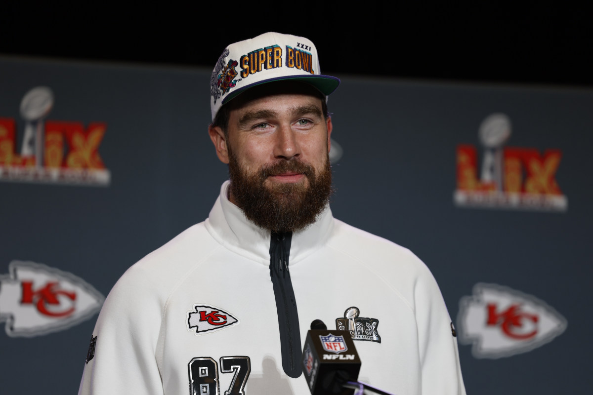 Erin Andrews' Career Decision: Getting The Thumbs Up From Travis Kelce Erin Andrews' Career Decision: Getting The Thumbs Up From Travis Kelce