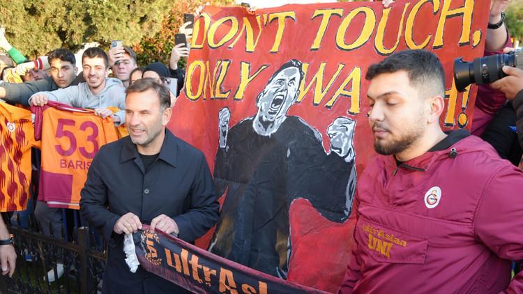 Galatasaray'ın Samsun'daki Sıcak Karşılaması: Çiçekler Ve Mourinho Övgüsü Galatasaray'ın Samsun'daki Sıcak Karşılaması: Çiçekler Ve Mourinho Övgüsü