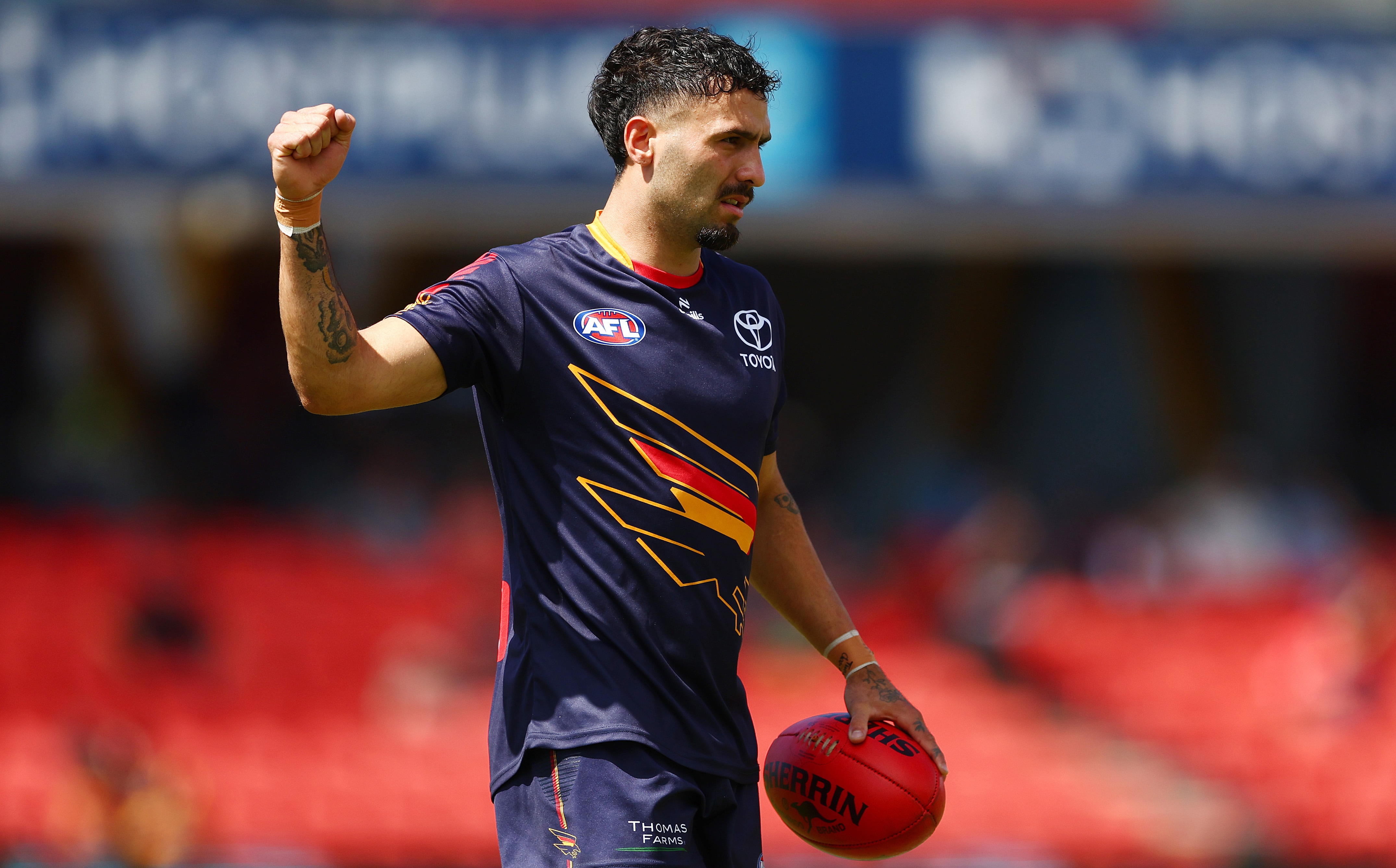 Gather Round: Key Crows Midfielder Faces Fitness Test Gather Round: Key Crows Midfielder Faces Fitness Test