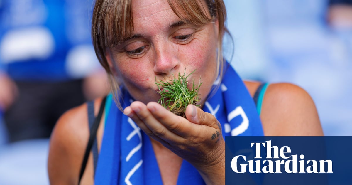 Goodison's Last Premier League Game: A Photo Journey Through Emotion