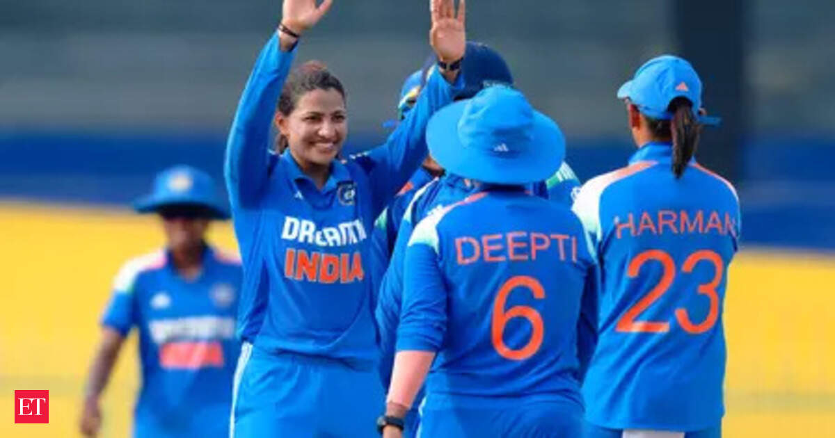 India Elects To Bat First In Women's Tri-Nation ODI Series Final Against Sri Lanka India Elects To Bat First In Women's Tri-Nation ODI Series Final Against Sri Lanka