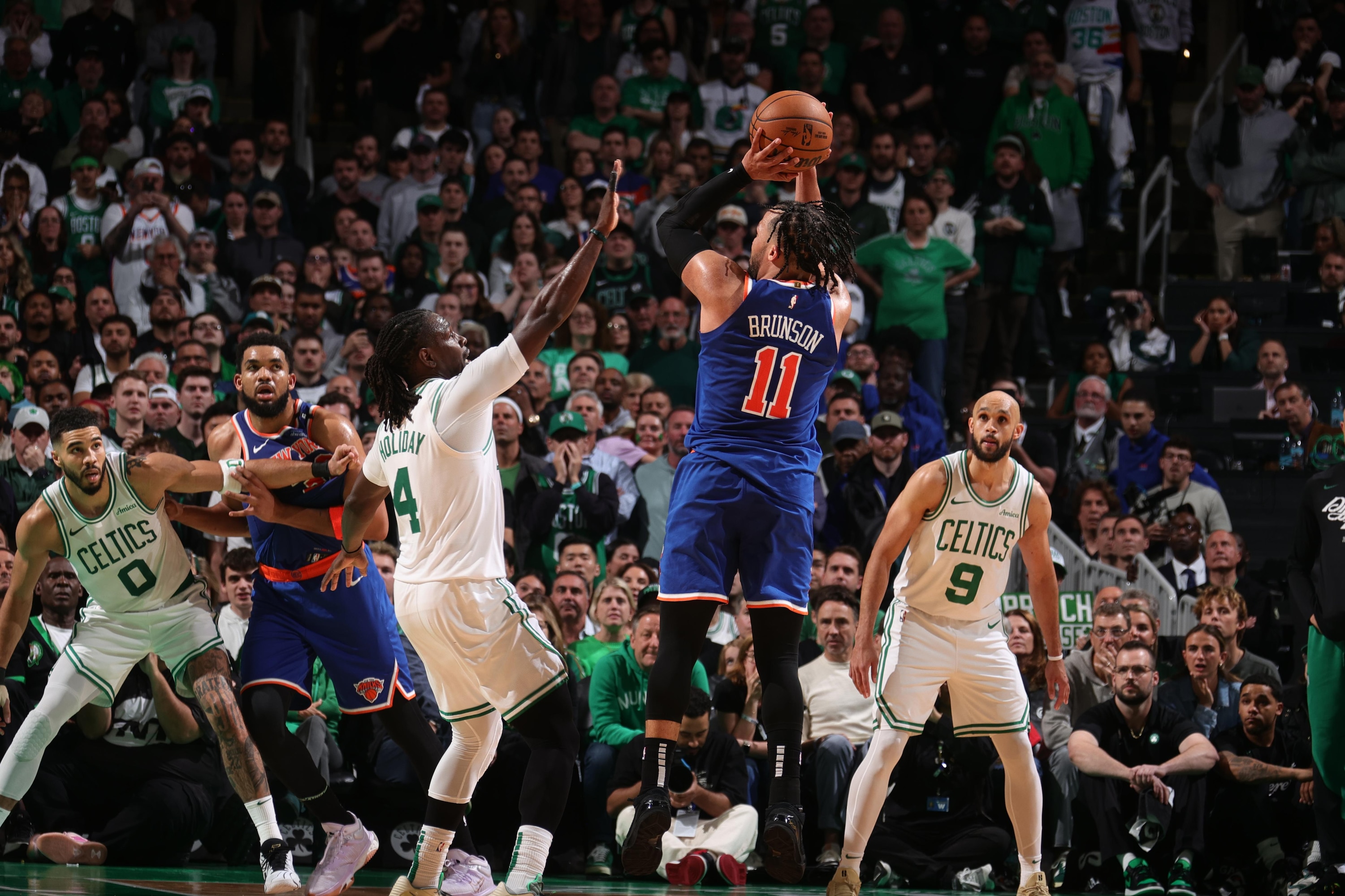 Jalen Brunson, Josh Hart Exchange Words After Tense Knicks Game Jalen Brunson, Josh Hart Exchange Words After Tense Knicks Game