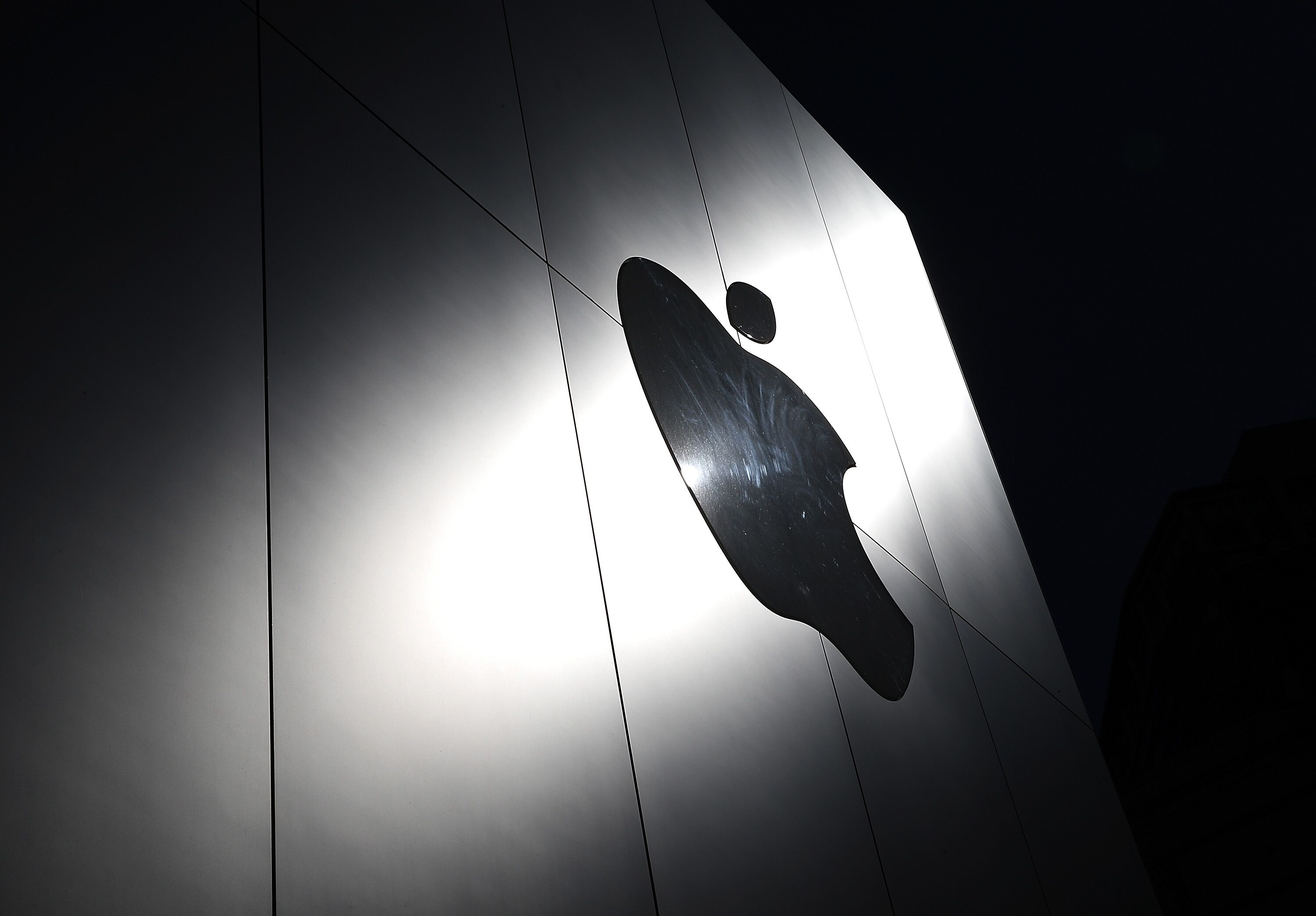 La Inversión De Buffett En Apple:  Reducción Del 13% De Su Participación