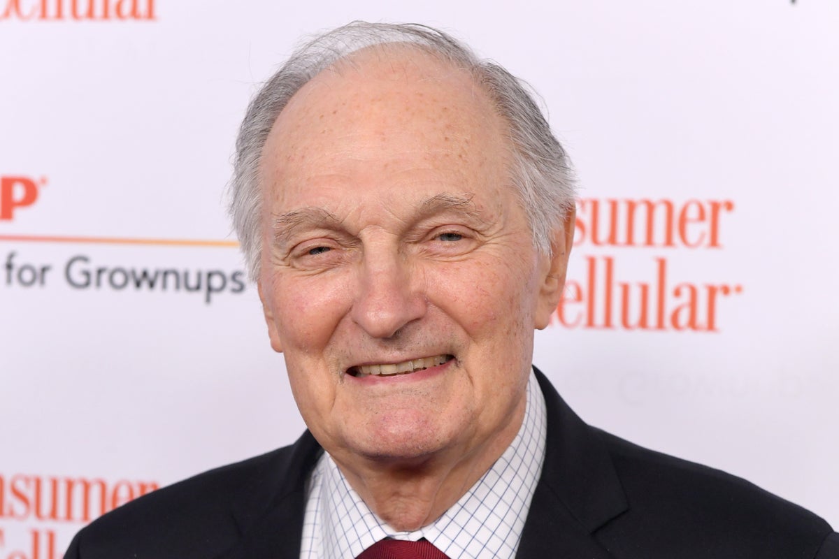 Latest On Alan Alda's Health: An Update After Parkinson's Diagnosis Latest On Alan Alda's Health: An Update After Parkinson's Diagnosis