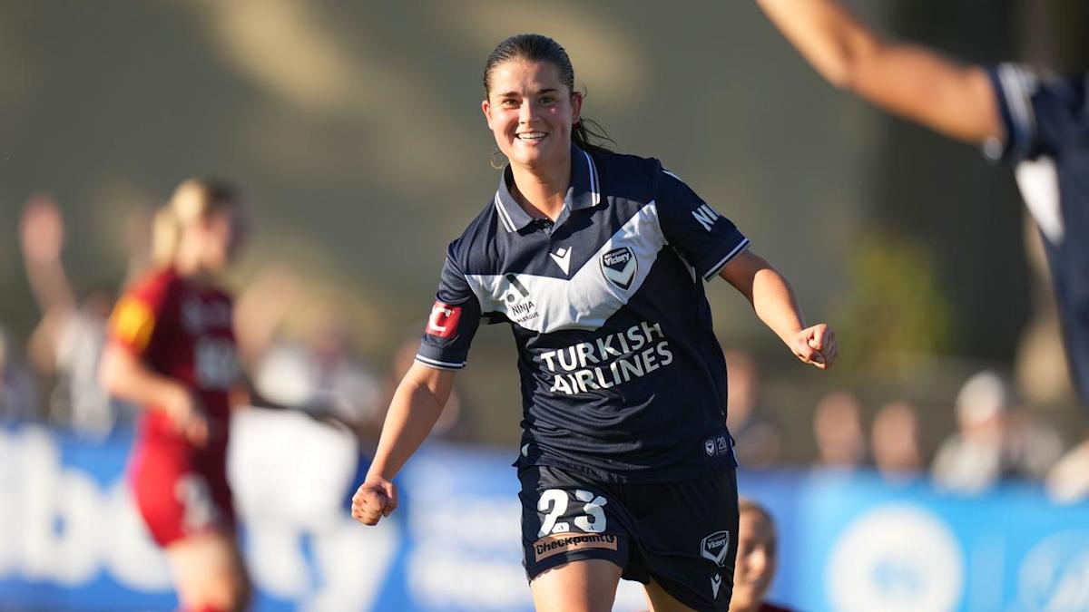 Lowe's Match-Winning Double Sends Victory To Grand Final Lowe's Match-Winning Double Sends Victory To Grand Final