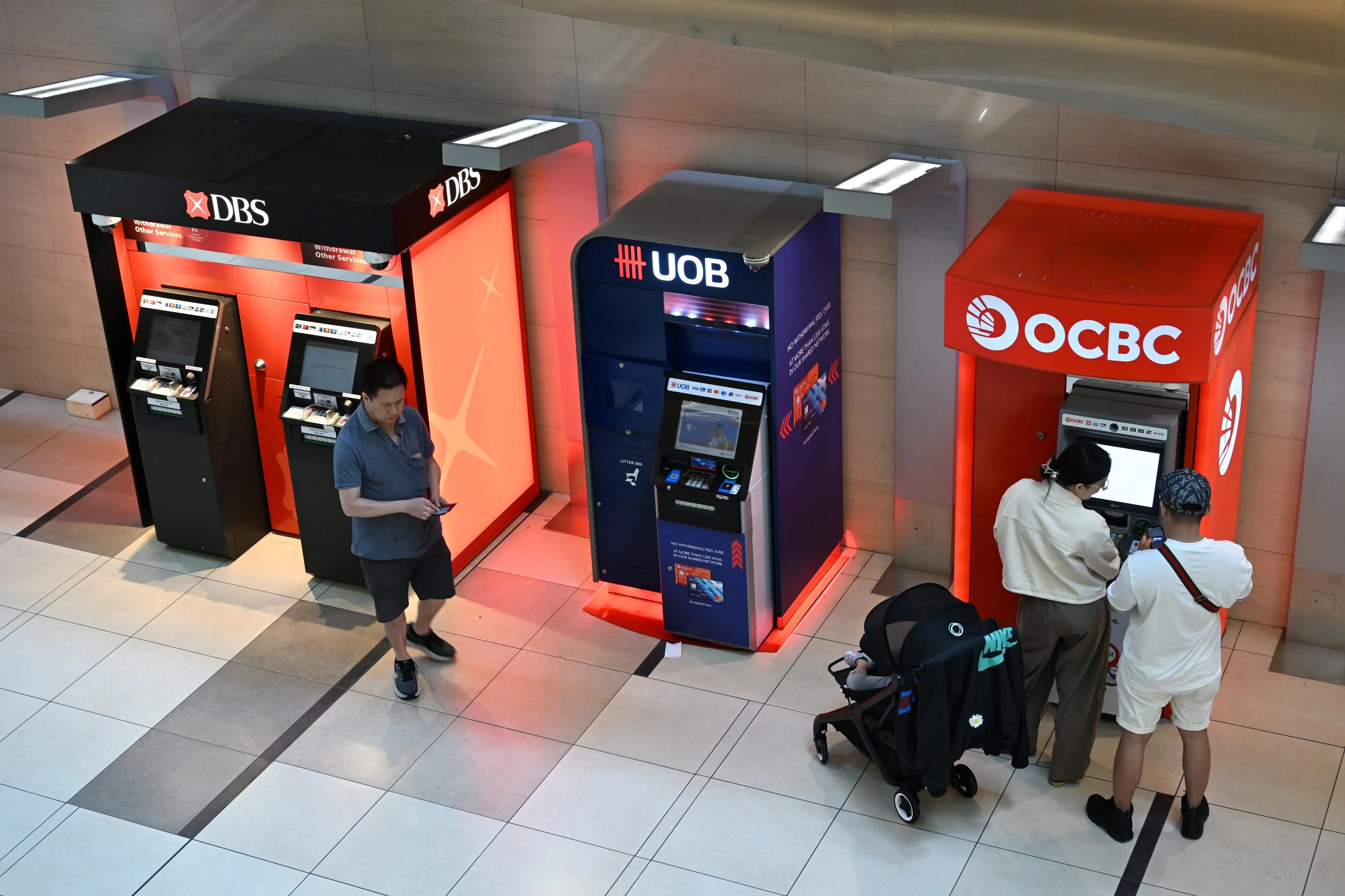 Macro Uncertainty Prompts Analyst Predictions Of Q1 Guidance Revisions By DBS, OCBC, And UOB Macro Uncertainty Prompts Analyst Predictions Of Q1 Guidance Revisions By DBS, OCBC, And UOB