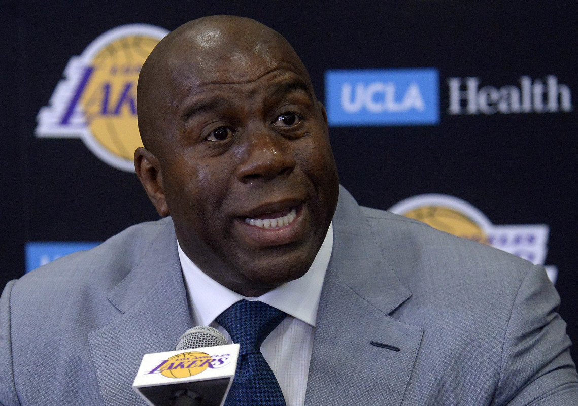 Magic Johnson Shows Solidarity With Steve Kerr In Heated Playoffs Magic Johnson Shows Solidarity With Steve Kerr In Heated Playoffs