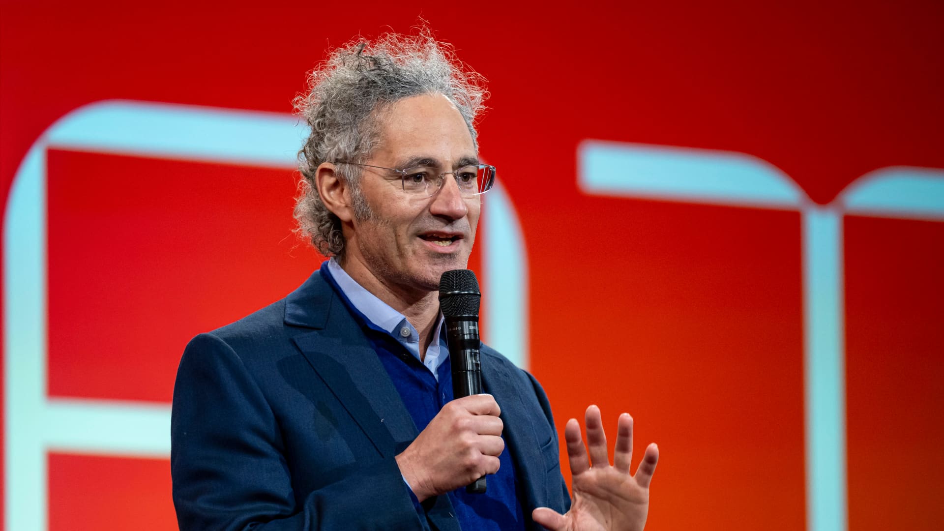 Market Responds To Palantir's Earnings Beat And Revised Guidance: Stock Price Impact Market Responds To Palantir's Earnings Beat And Revised Guidance: Stock Price Impact