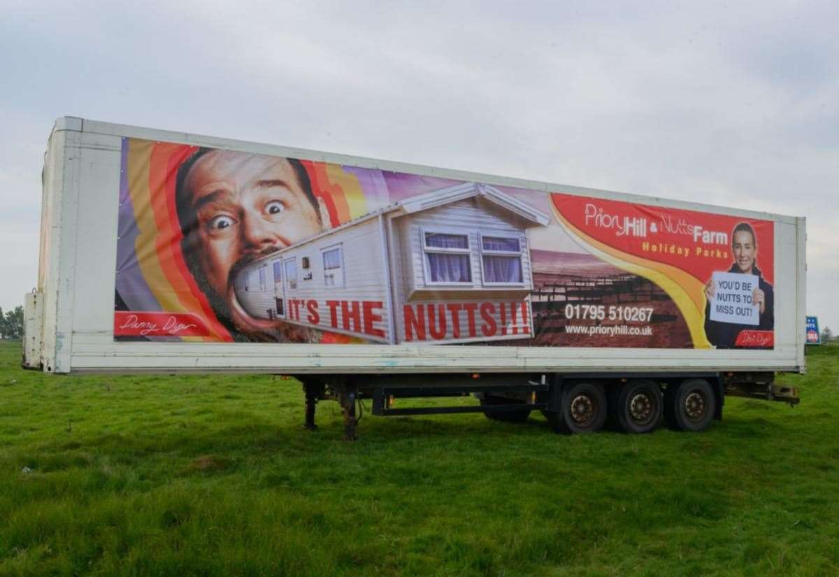 New Danny Dyer Ad Campaign: 40ft Billboard Unveiled On A249 New Danny Dyer Ad Campaign: 40ft Billboard Unveiled On A249