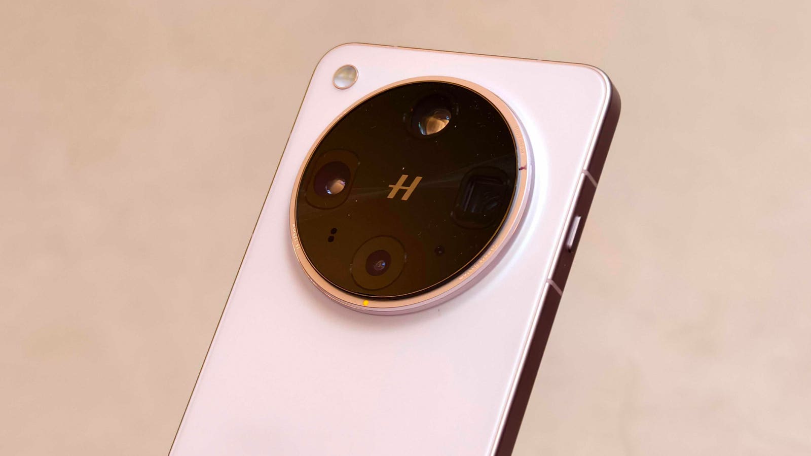 No More Camera Bump? Oppo Find X8 Ultra's Design And Impressive Camera Specs No More Camera Bump? Oppo Find X8 Ultra's Design And Impressive Camera Specs