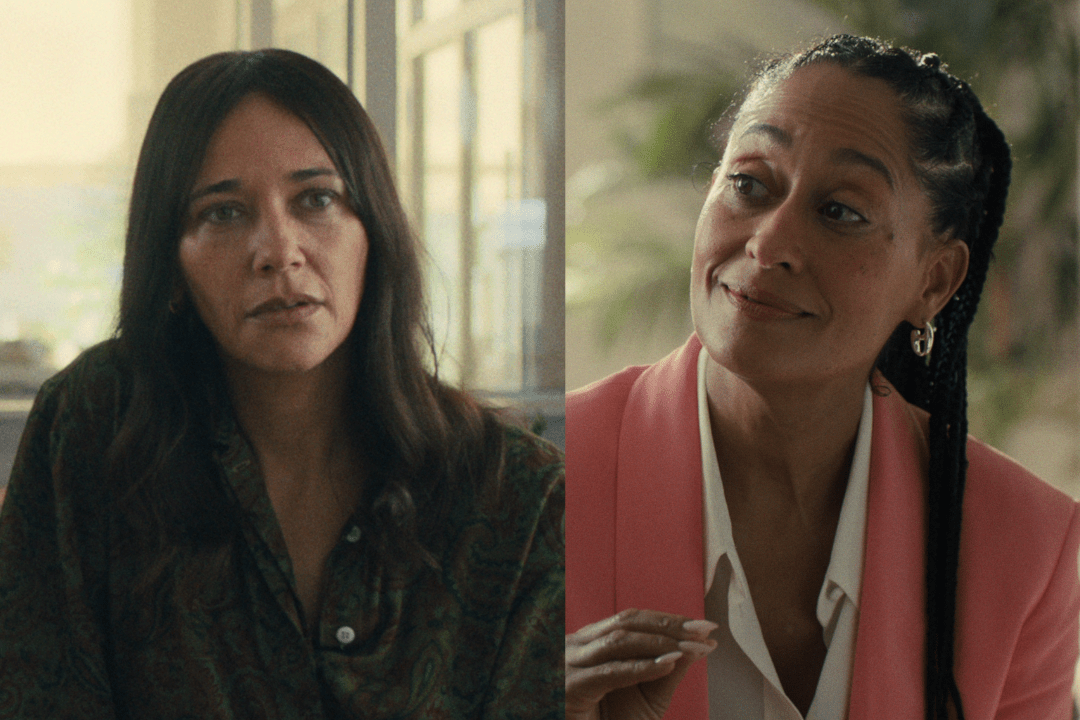 Rashida Jones & Tracee Ellis Ross: Unseen Black Mirror Potential Rashida Jones & Tracee Ellis Ross: Unseen Black Mirror Potential