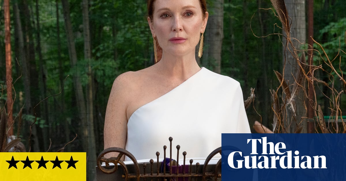 Review: Is Sirens (Julianne Moore) A Cult Classic In The Making? Review: Is Sirens (Julianne Moore) A Cult Classic In The Making?