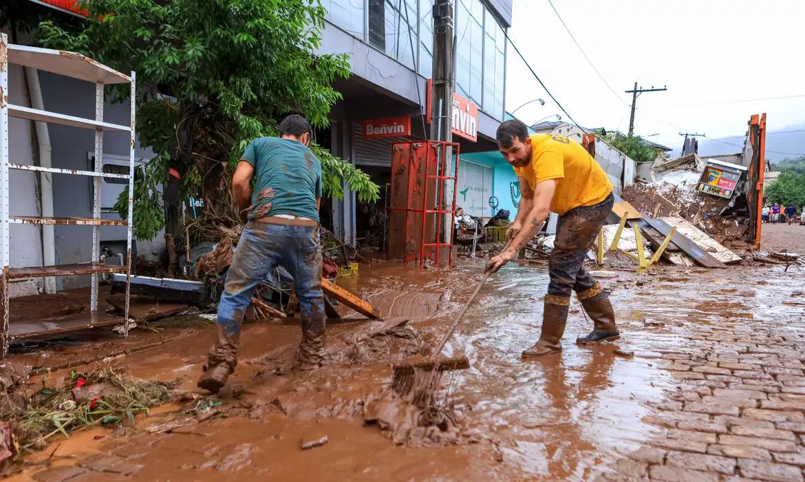 Rio Grande Do Sul Em Crise: 75 Mortes E Devastador Impacto Da Chuva Em Infraestrutura Rio Grande Do Sul Em Crise: 75 Mortes E Devastador Impacto Da Chuva Em Infraestrutura