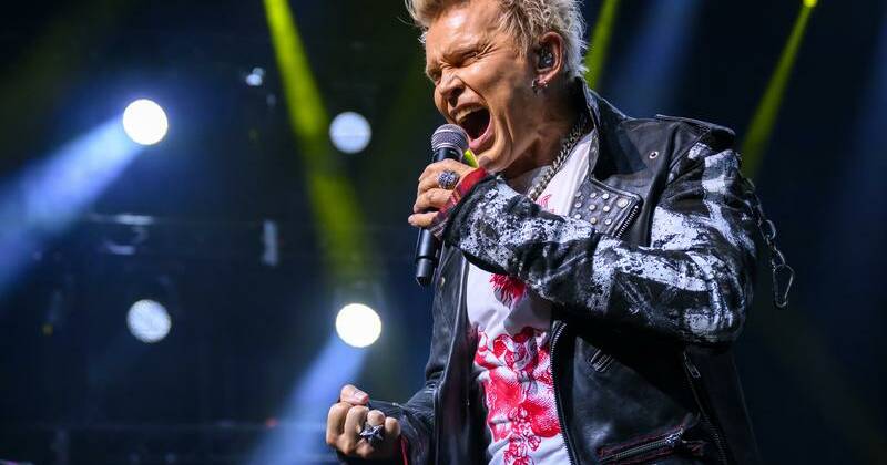 Rocker Billy Idol Embraces Teetotal Lifestyle Rocker Billy Idol Embraces Teetotal Lifestyle