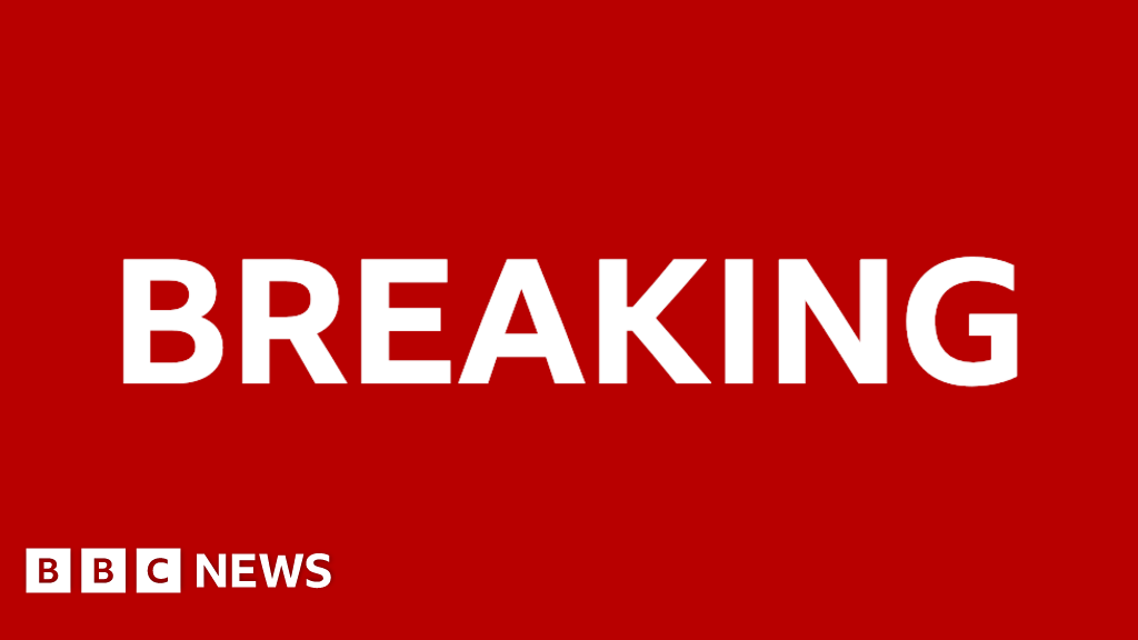 Salman Rushdie Attack: Attacker's 25-Year Prison Sentence Announced Salman Rushdie Attack: Attacker's 25-Year Prison Sentence Announced