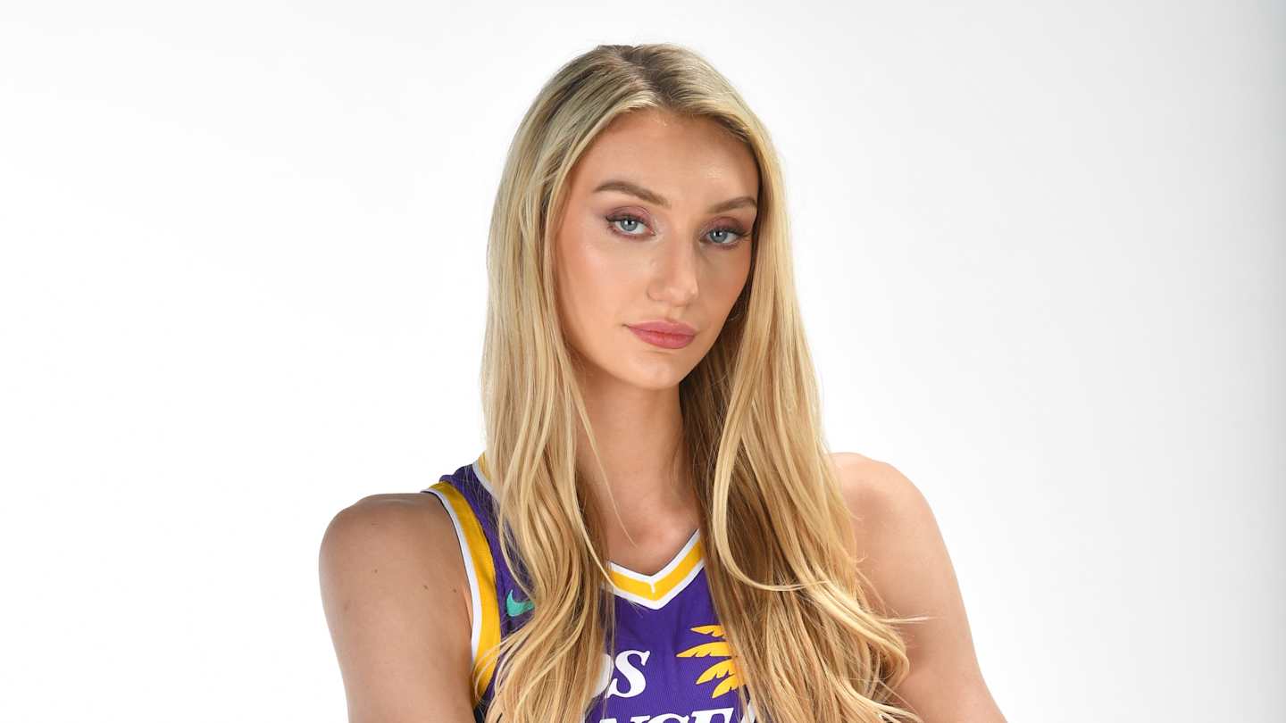 SI Swimsuit 2024: Cameron Brink's Basketball Knowledge Shines Through SI Swimsuit 2024: Cameron Brink's Basketball Knowledge Shines Through