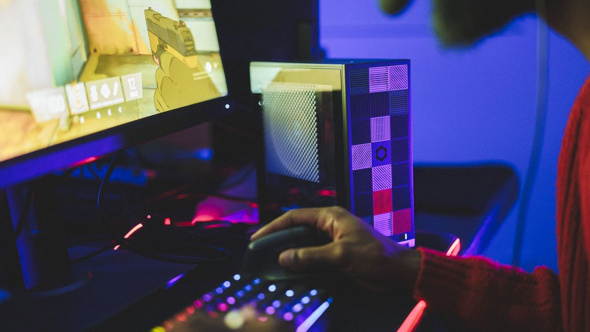 Small Form Factor PC: [Laptop Brand Name]'s First Desktop Is A Delight
