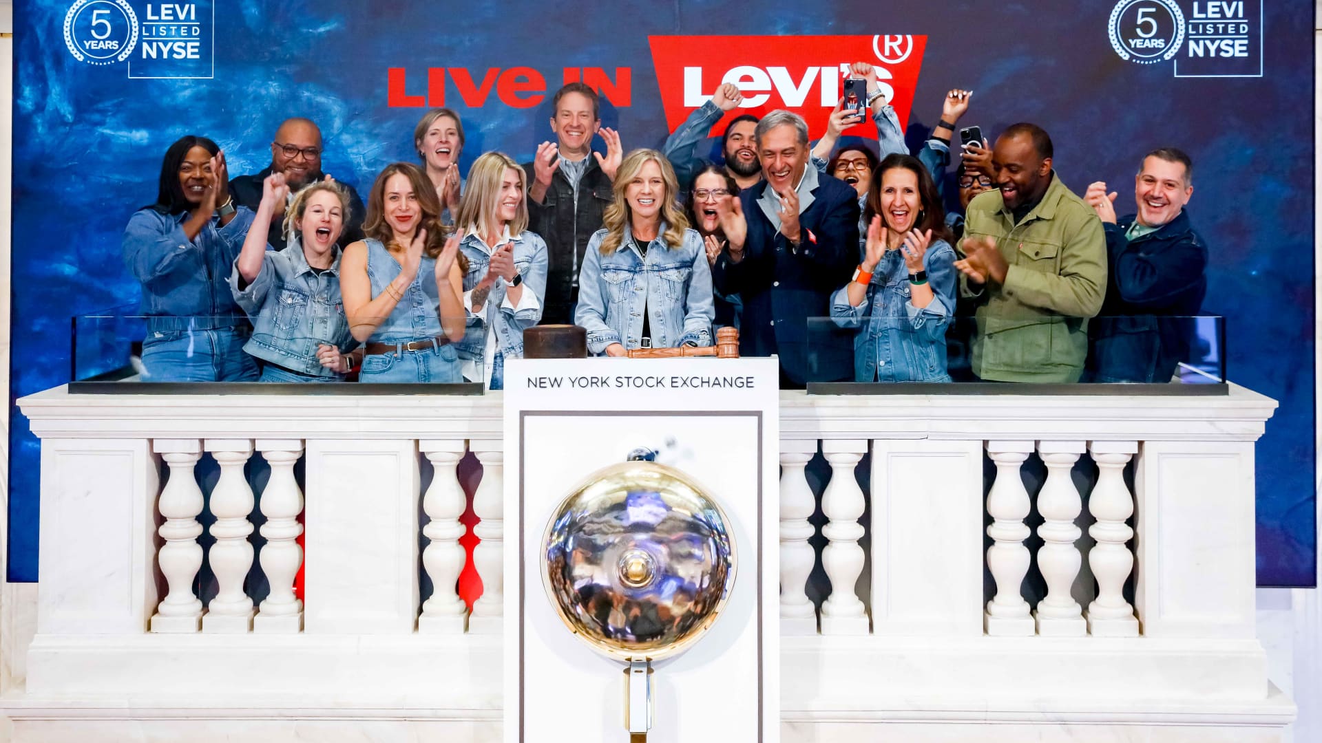 Stock Market Today: Big Premarket Moves By Levi Strauss, UnitedHealth, And Others Stock Market Today: Big Premarket Moves By Levi Strauss, UnitedHealth, And Others