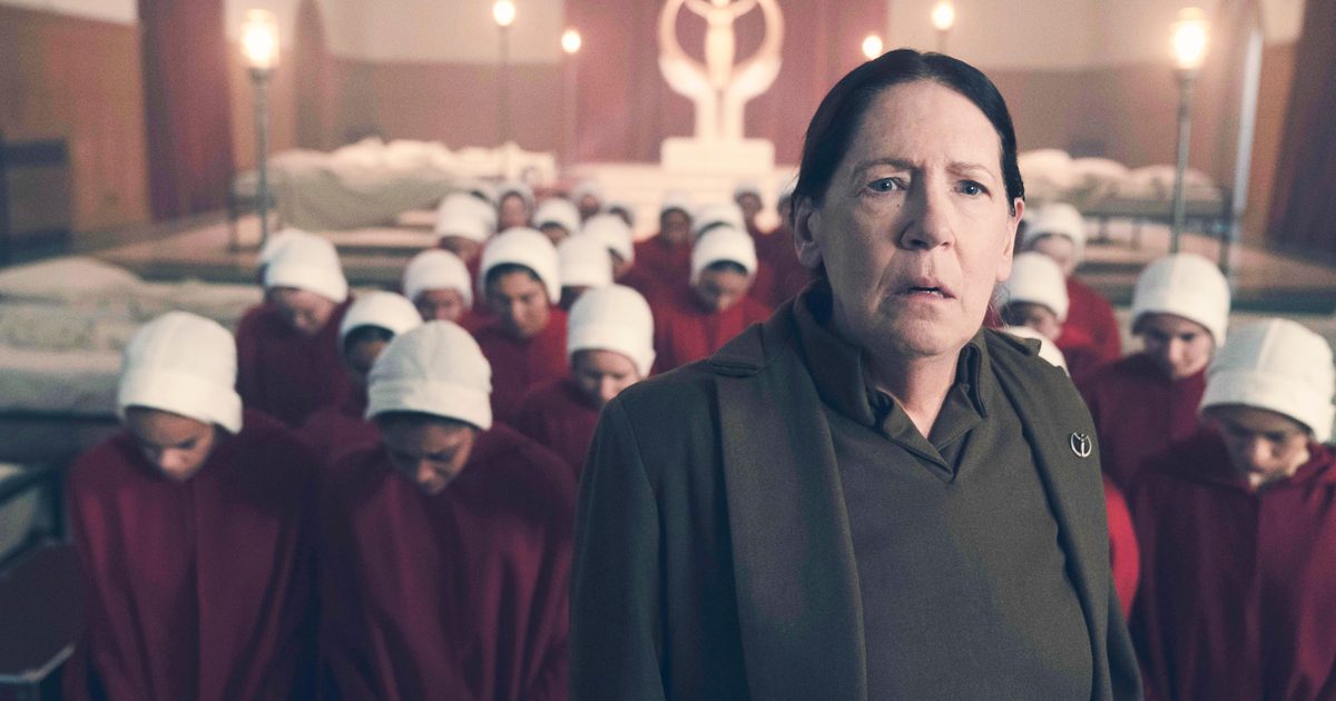 The Handmaid's Tale Season 6: Aunt Lydia's Ghostly Visitor And Path To Change The Handmaid's Tale Season 6: Aunt Lydia's Ghostly Visitor And Path To Change