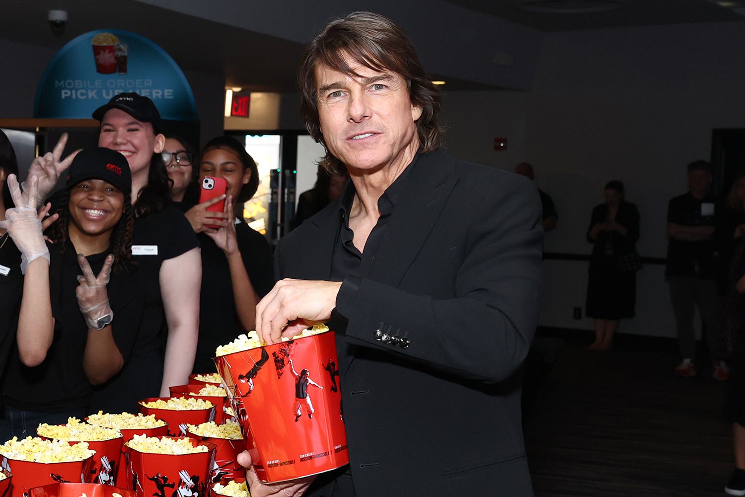 The Internet's Obsession: Tom Cruise's Unique Popcorn Method The Internet's Obsession: Tom Cruise's Unique Popcorn Method