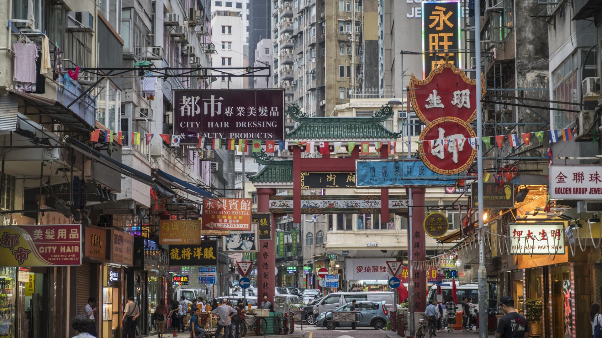 Trade War Fears Drive Risk-Off Sentiment: Hong Kong Leads Asia Losses Trade War Fears Drive Risk-Off Sentiment: Hong Kong Leads Asia Losses