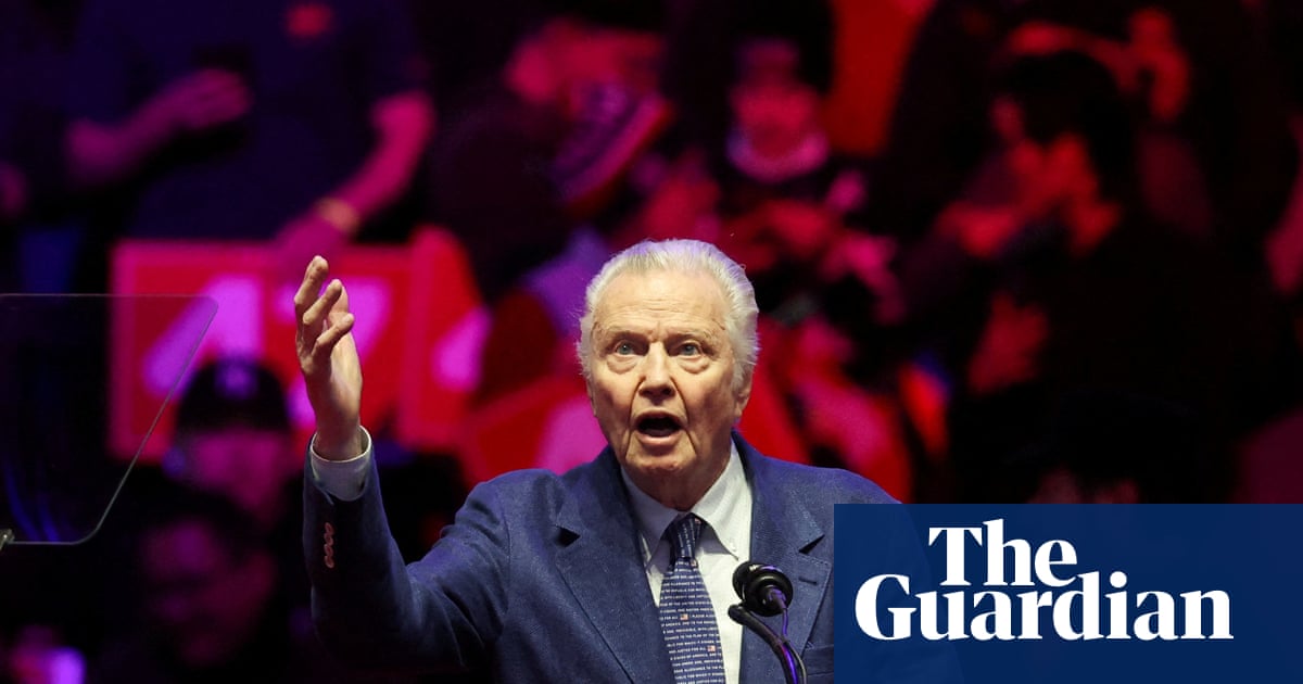 Trade War Heats Up: Trump's 100% Tariff Threat On Foreign Films Follows Voight's Call Trade War Heats Up: Trump's 100% Tariff Threat On Foreign Films Follows Voight's Call