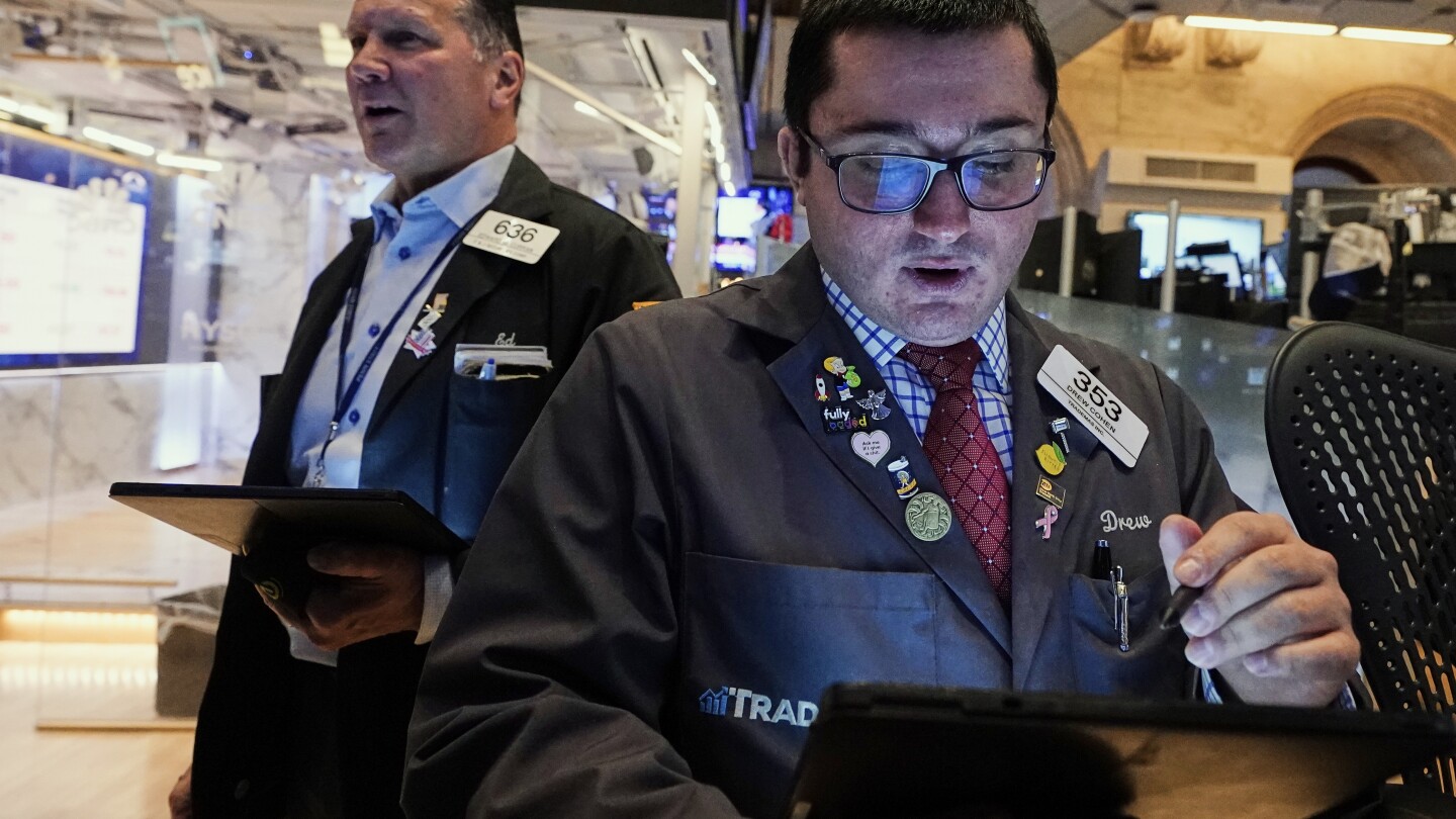 Trade War Jitters: US Stocks, Dollar, And Bonds Take A Hit Trade War Jitters: US Stocks, Dollar, And Bonds Take A Hit