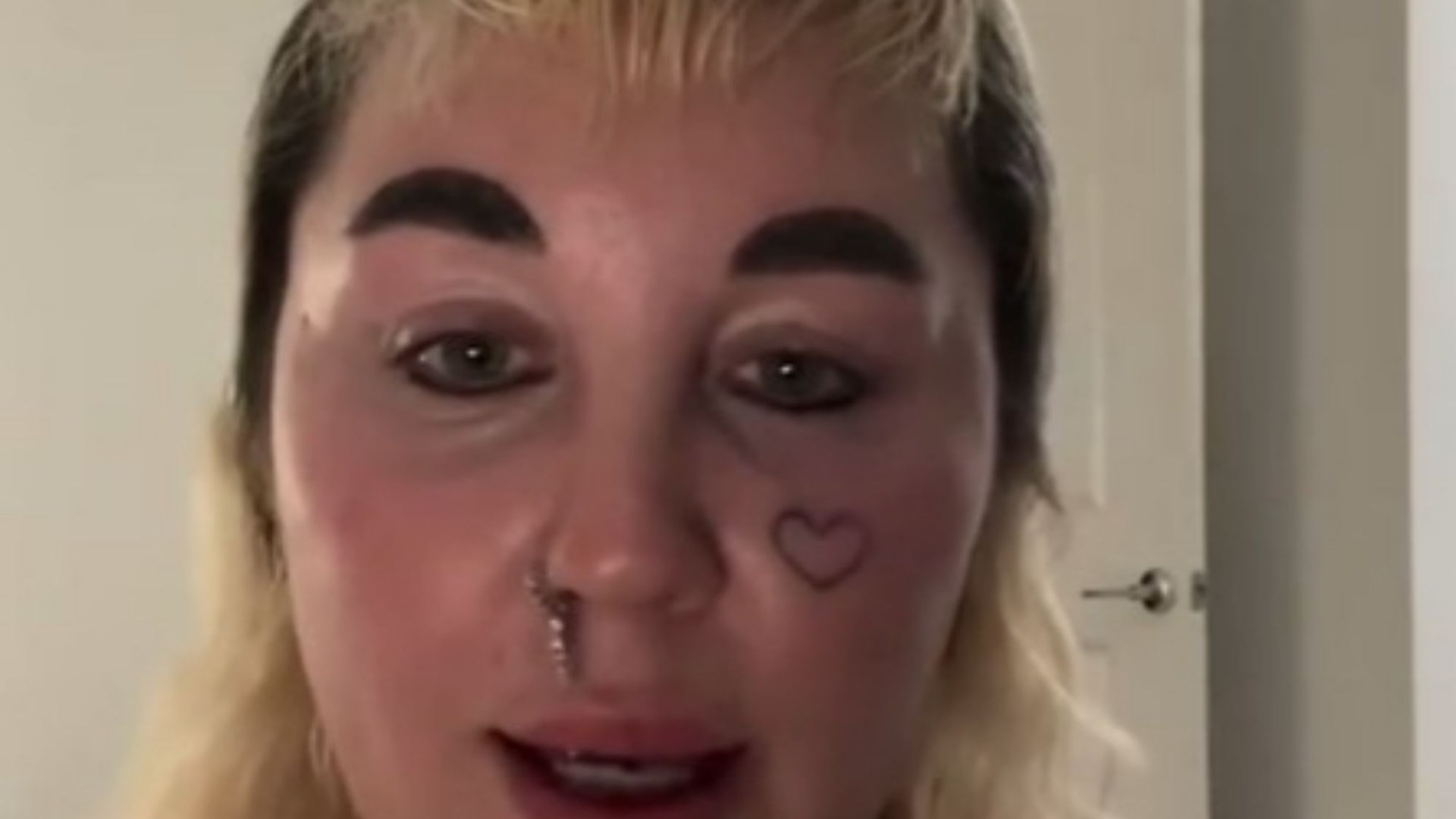 Unrecognizable! Noughties Hollywood Teen Star's TikTok Debut Sparks Online Debate Unrecognizable! Noughties Hollywood Teen Star's TikTok Debut Sparks Online Debate