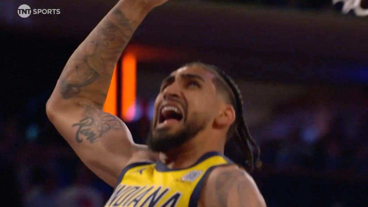 Watch Obi Toppin's Hilarious Reaction To His Missed Dunk Attempt Watch Obi Toppin's Hilarious Reaction To His Missed Dunk Attempt