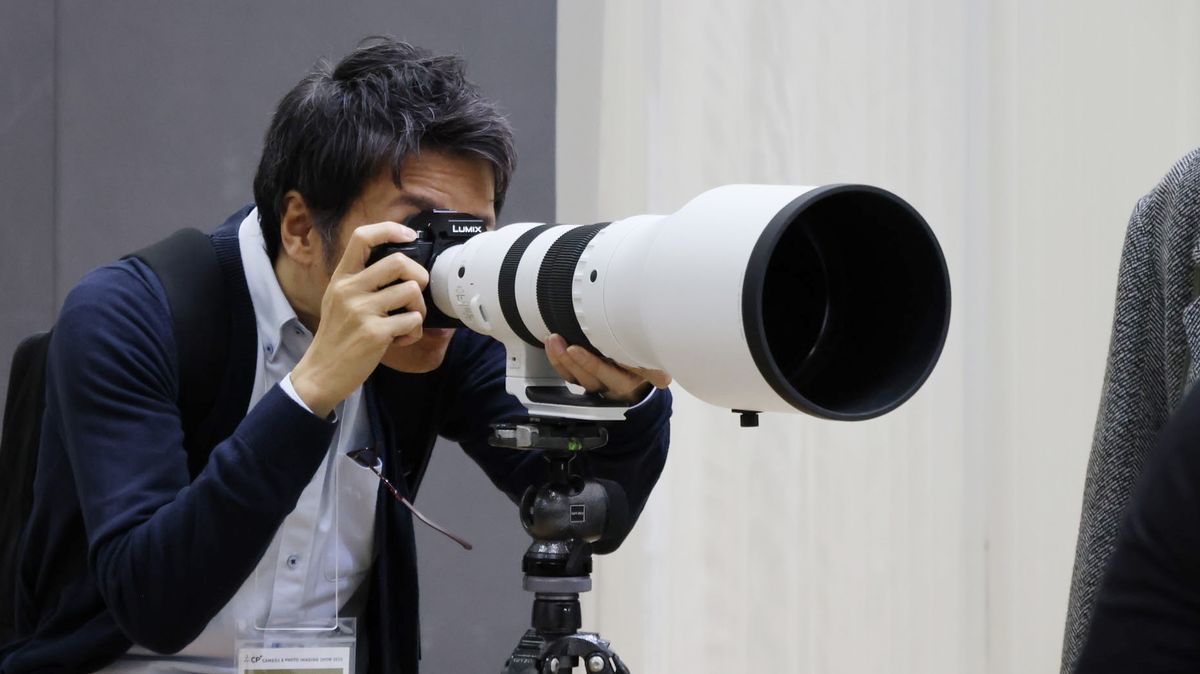 World's First 200mm F1.8 Mirrorless Telephoto Prime: Sigma's Potential Game-Changer World's First 200mm F1.8 Mirrorless Telephoto Prime: Sigma's Potential Game-Changer