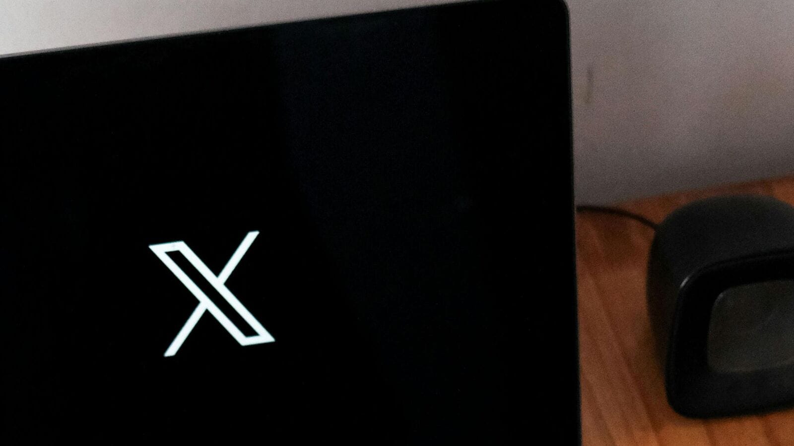 X (formerly Twitter) Down: Server Problems Cause Global Outage